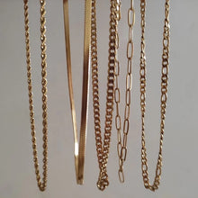 Load image into Gallery viewer, Simple Stunner Chain Necklaces
