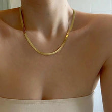 Load image into Gallery viewer, Simple Stunner Chain Necklaces
